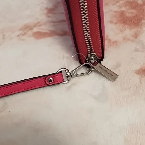 Michael Kors Jet Set Travel Leather Wallet NWT 💗Dragonfruit Color